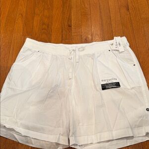 Dash Marguerita Women's White Elastic Waist Shorts
